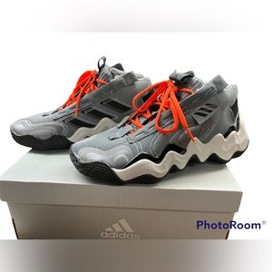 NEW EXHIBIT B CANDACE PARKER mid basketball shoes in gray/black/white Size 8